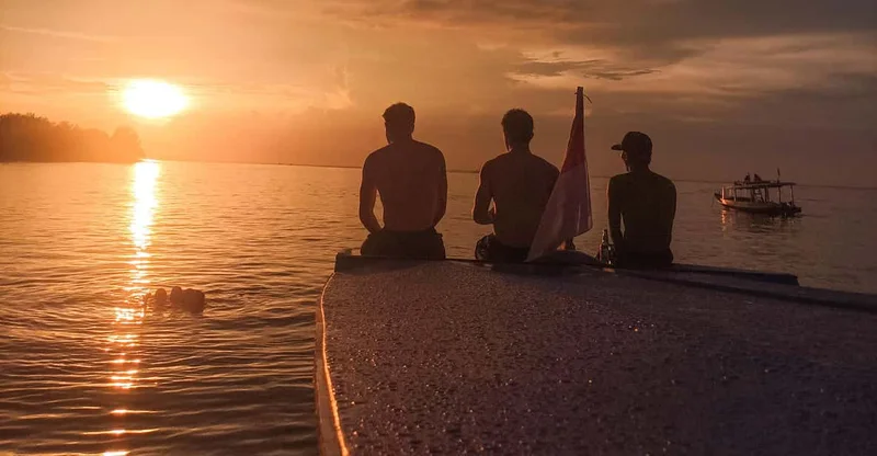 Gili Trawangan: Sunset Snorkeling Boat Tour, swim with turtles in Gili Islands